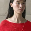 Asymmetrischer Strickpullover Asymmetrischer Strickpullover