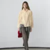 Asymmetrisches Hemd mit Knopfleiste Asymmetrisches Hemd mit Knopfleiste