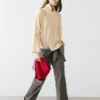 Asymmetrisches Hemd mit Knopfleiste Asymmetrisches Hemd mit Knopfleiste
