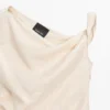 Asymmetrisches Oberteil mit Knotendetail Asymmetrisches Oberteil mit Knotendetail