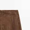 Ausgestellt geschnittene Hose aus Wildleder