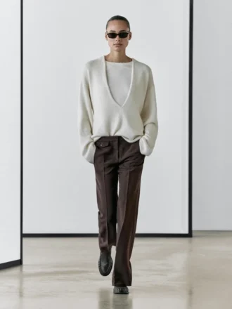 Ausgestellte Hose mit Tasche