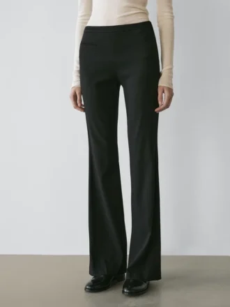 Ausgestellte Hose mit Tasche