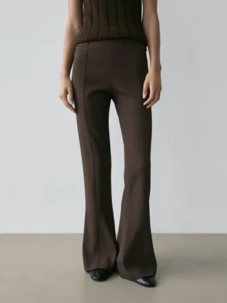 Ausgestellte Hose mit Tasche