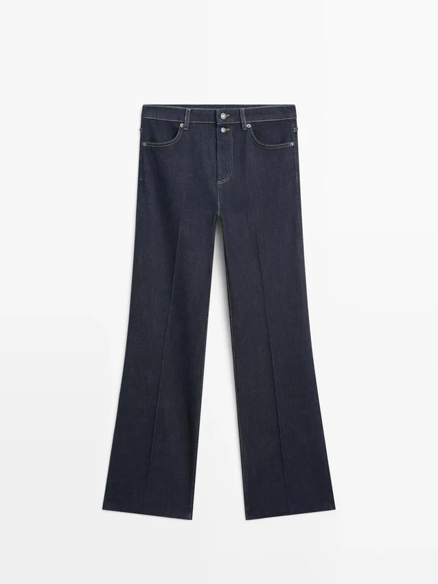 Ausgestellte Jeans mit hoher Taille Ausgestellte Jeans mit hoher Taille