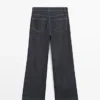 Ausgestellte Jeans mit hoher Taille Ausgestellte Jeans mit hoher Taille
