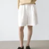 Bermudashorts aus 100 % Leinen mit kurzen Falten