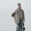 Bomberjacke mit Fleckeneffekt und Schals Bomberjacke mit Fleckeneffekt und Schals