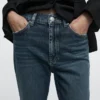 Boot-Cut-Jeans mit hoher Taille Boot-Cut-Jeans mit hoher Taille