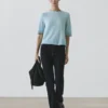 Boot-Cut-Jeans mit hoher Taille und Flock-Finish Boot-Cut-Jeans mit hoher Taille und Flock-Finish