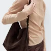 Bucket Bag aus Spaltveloursleder Bucket Bag aus Spaltveloursleder