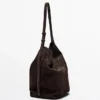 Bucket Bag aus Spaltveloursleder Bucket Bag aus Spaltveloursleder