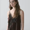 Camisole-Kleid mit Spitzendetails Camisole-Kleid mit Spitzendetails