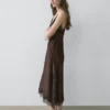 Camisole-Kleid mit Spitzendetails Camisole-Kleid mit Spitzendetails