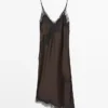 Camisole-Kleid mit Spitzendetails Camisole-Kleid mit Spitzendetails
