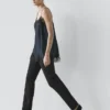 Camisole-Top mit kontrastierenden Spitzendetails Camisole-Top mit kontrastierenden Spitzendetails