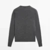 Cardigan mit Rollkragen und verdeckten Knöpfen Cardigan mit Rollkragen und verdeckten Knöpfen