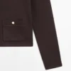 Cardigans mit goldenen Knöpfen Cardigans mit goldenen Knöpfen
