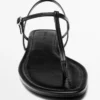 Flache Riemchensandalen mit Zehentrenner Flache Riemchensandalen mit Zehentrenner