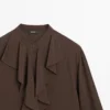 Fließende Bluse mit Rüschen