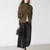 Fließende Hose mit Abnähern Fließende Hose mit Abnähern