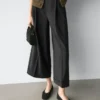 Fließende Hose mit Abnähern Fließende Hose mit Abnähern