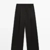 Fließende Hose mit Falten Fließende Hose mit Falten