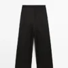 Fließende Hose mit Falten Fließende Hose mit Falten