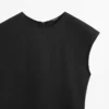 Fließendes Kleid mit kurzen Ärmeln Fließendes Kleid mit kurzen Ärmeln