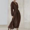 Fließendes Midikleid aus Leinenmischung mit Gürtel Fließendes Midikleid aus Leinenmischung mit Gürtel