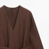 Fließendes Midikleid aus Leinenmischung mit Gürtel Fließendes Midikleid aus Leinenmischung mit Gürtel