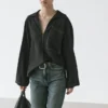 Fließendes Overshirt aus Wollmischung mit Taschendetails