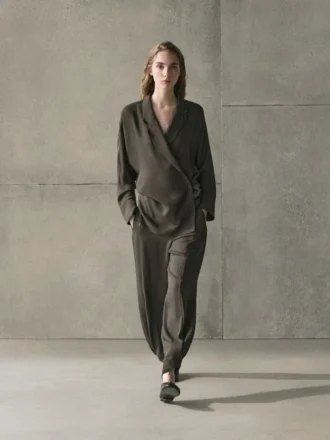 Fließendes Overshirt mit doppelter Knopfleiste