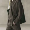 Fließendes Overshirt mit doppelter Knopfleiste