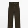 Flock-Jeans mit geradem Bein und niedriger Leibhöhe Flock-Jeans mit geradem Bein und niedriger Leibhöhe