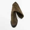 Geölte Reitstiefel aus gespaltenem Wildleder