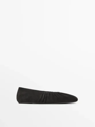 Geraffte Ballerinas aus Spaltleder