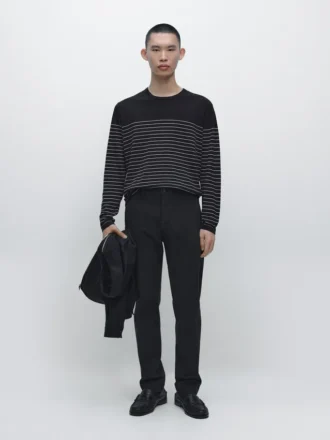 Gestreifter Pullover mit Rundhalsausschnitt