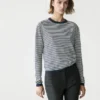 Gestreifter Strickpullover aus Baumwolle und Seide Gestreifter Strickpullover aus Baumwolle und Seide