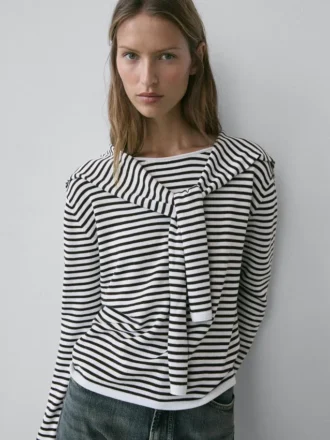Gestreifter Strickpullover mit Ärmel-Detail