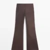 Gewachste Hose mit ausgestelltem Schnitt Gewachste Hose mit ausgestelltem Schnitt