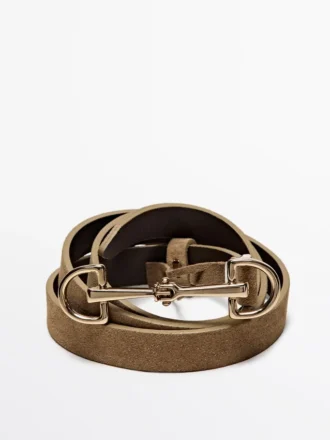 Gürtel aus gespaltenem Wildleder im Equestrian-Stil