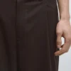 Hose aus kühler Wollmischung mit lockerer Passform Hose aus kühler Wollmischung mit lockerer Passform
