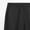 Hose mit ausgestelltem Schnitt und Nadelstreifen Hose mit ausgestelltem Schnitt und Nadelstreifen