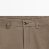 Hose mit konischer Passform und feiner Struktur