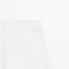 Jeans mit geradem Bein und hoher Taille Jeans mit geradem Bein und hoher Taille