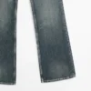 Jeans mit geradem Bein und mittlerer Leibhöhe Jeans mit geradem Bein und mittlerer Leibhöhe