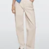 Jeans mit geradem Bein und umgeschlagenem Saum Jeans mit geradem Bein und umgeschlagenem Saum