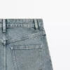 Jeans mit hoher Taille und Barrel-Passform Jeans mit hoher Taille und Barrel-Passform