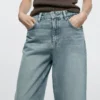 Jeans mit hoher Taille und Barrel-Passform Jeans mit hoher Taille und Barrel-Passform